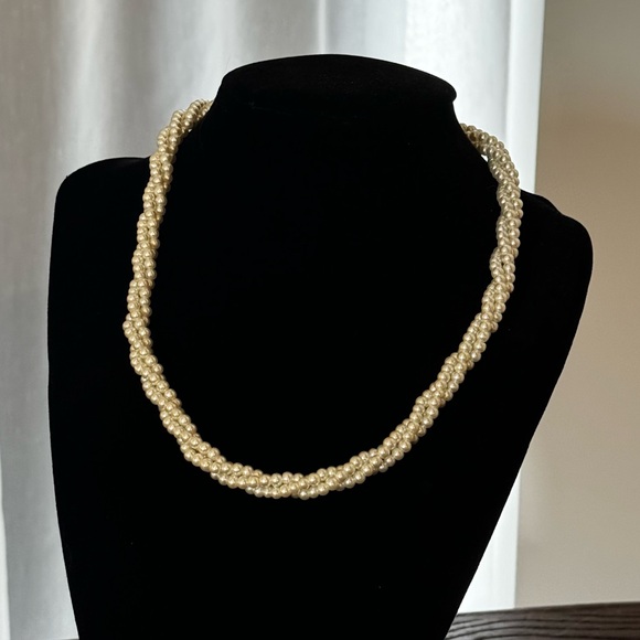 ✨Beautiful Twisted Pearls Necklace Adjustable - Picture 2 of 2